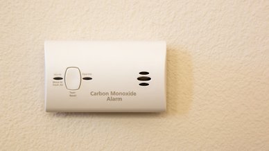 Ontario’s new 2026 Fire Code requires carbon monoxide alarms outside of bedrooms AND on every level of your home; an important step toward earlier detection and improved safety.